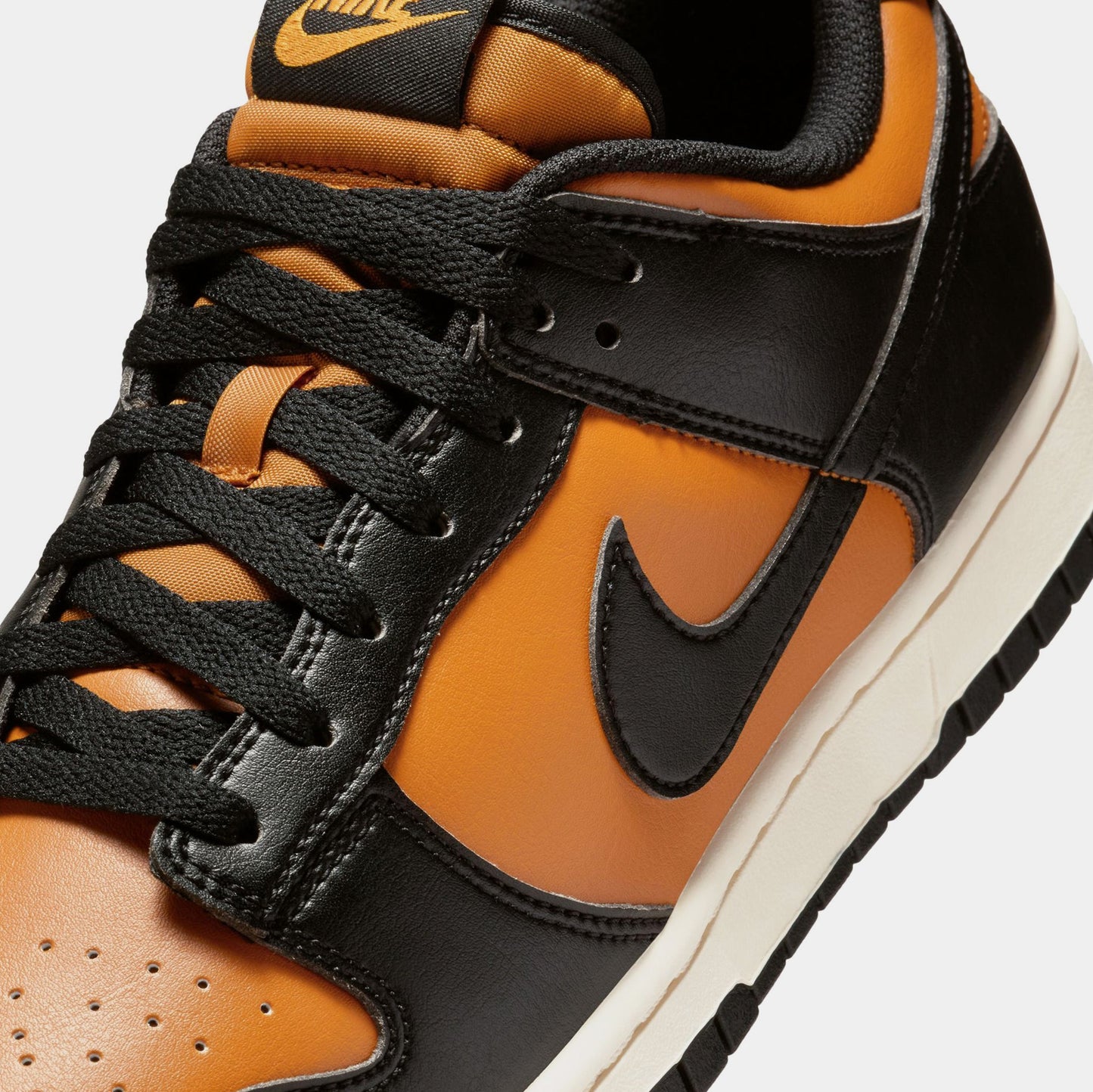 Nike Dunk Low Retro