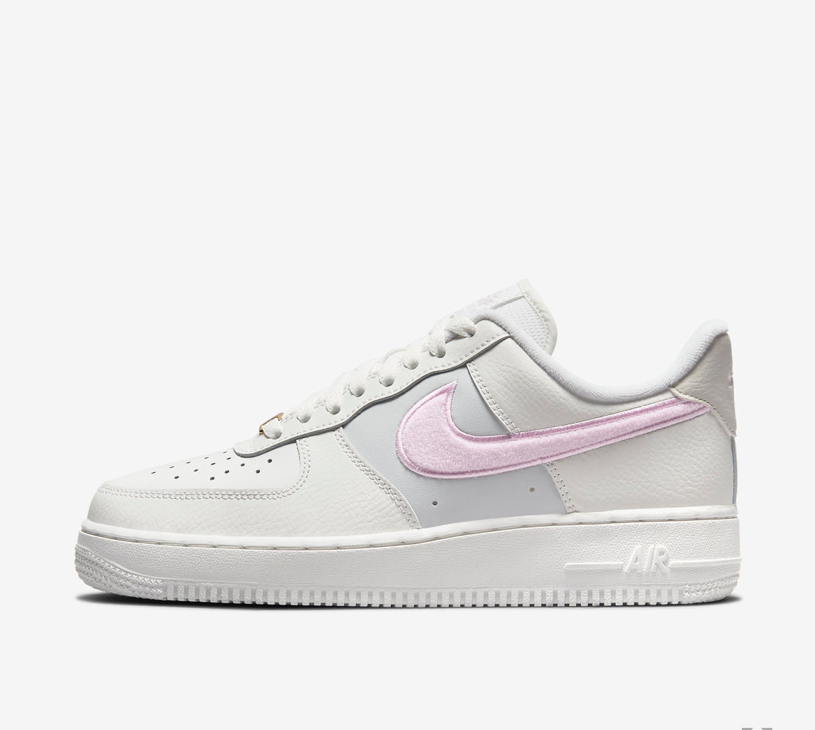 Nike air force 1 with pink tick online