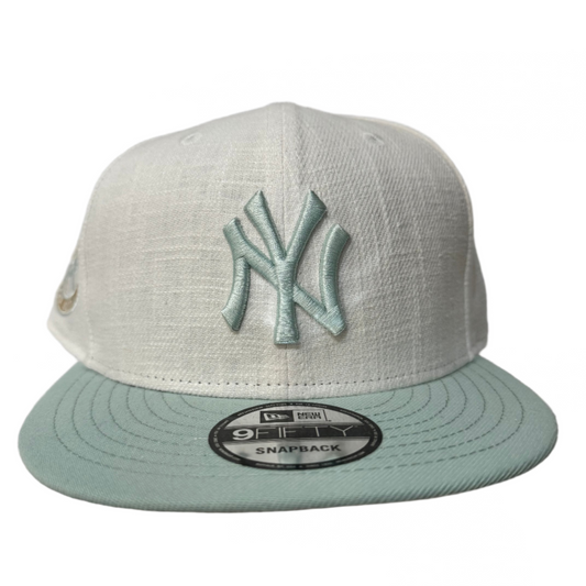 New Era New York Yankees Breeze 950 SnapBack