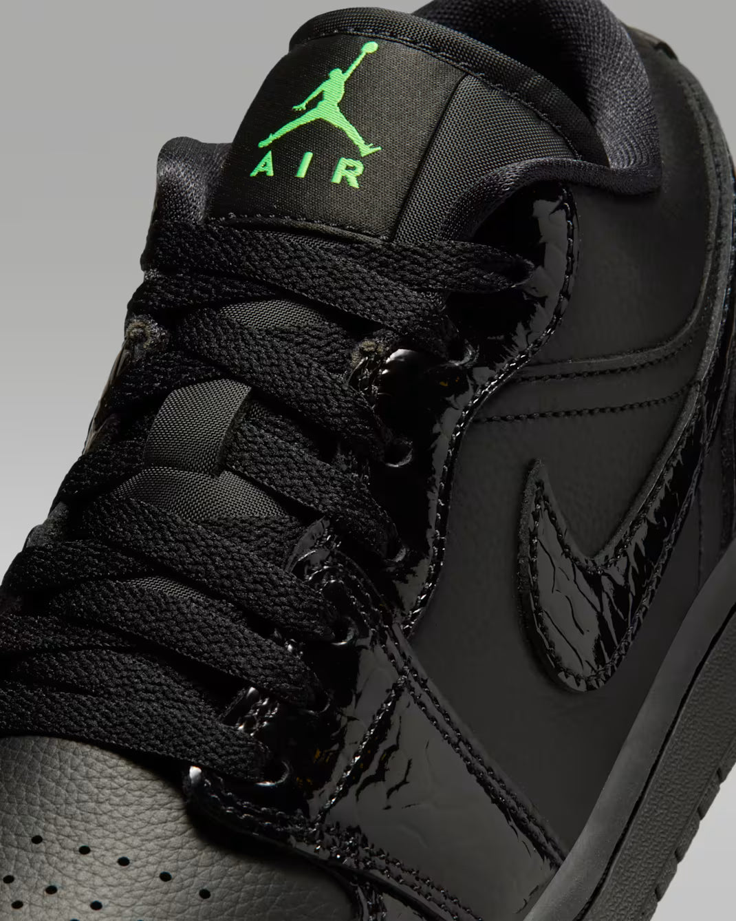 Jordan Women’s 1 Low SE "Scream Green”