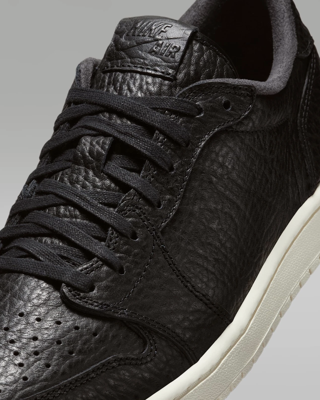 Air Jordan 1 Retro Low NS "Black"