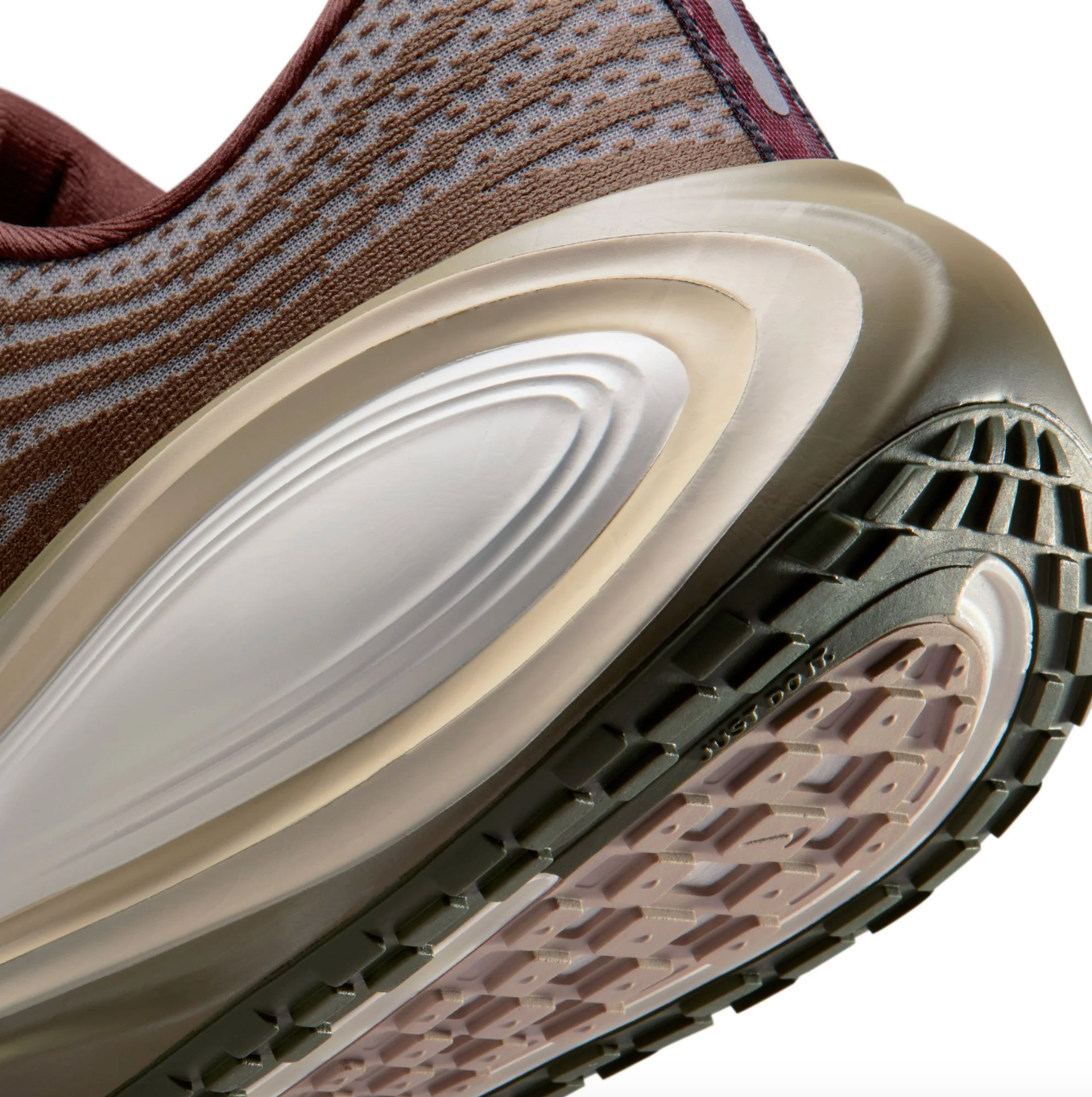 Nike Vomero Plus QS “Caldera and Dark Field Brown”