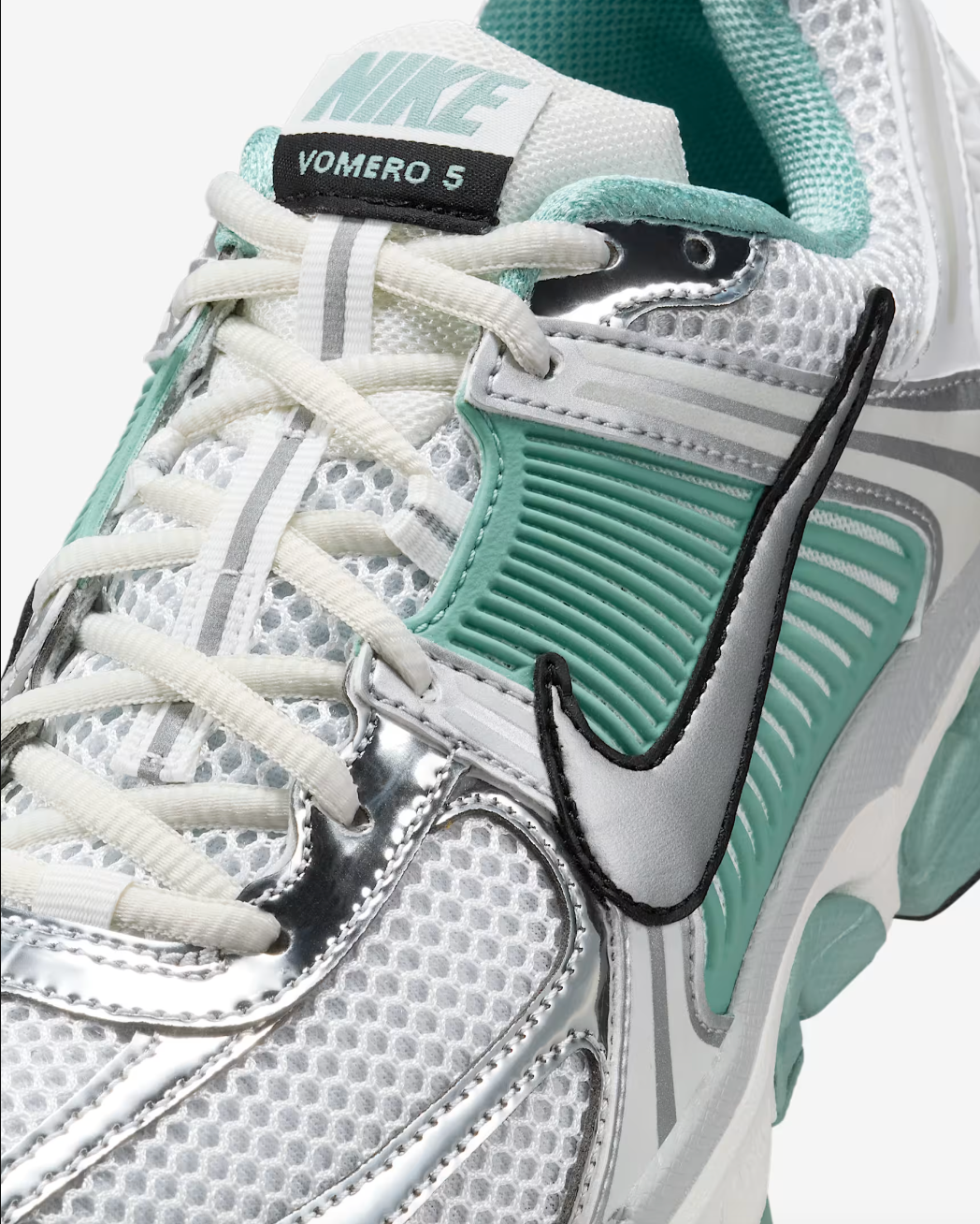 Nike Zoom Vomero 5 (W) “Summit White/Metallic Silver”