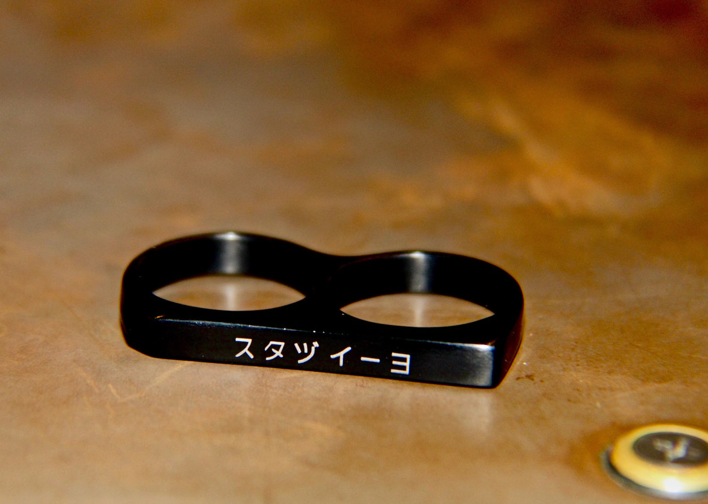 STUDIIYO23 Two Finger Ring - Black or Gold