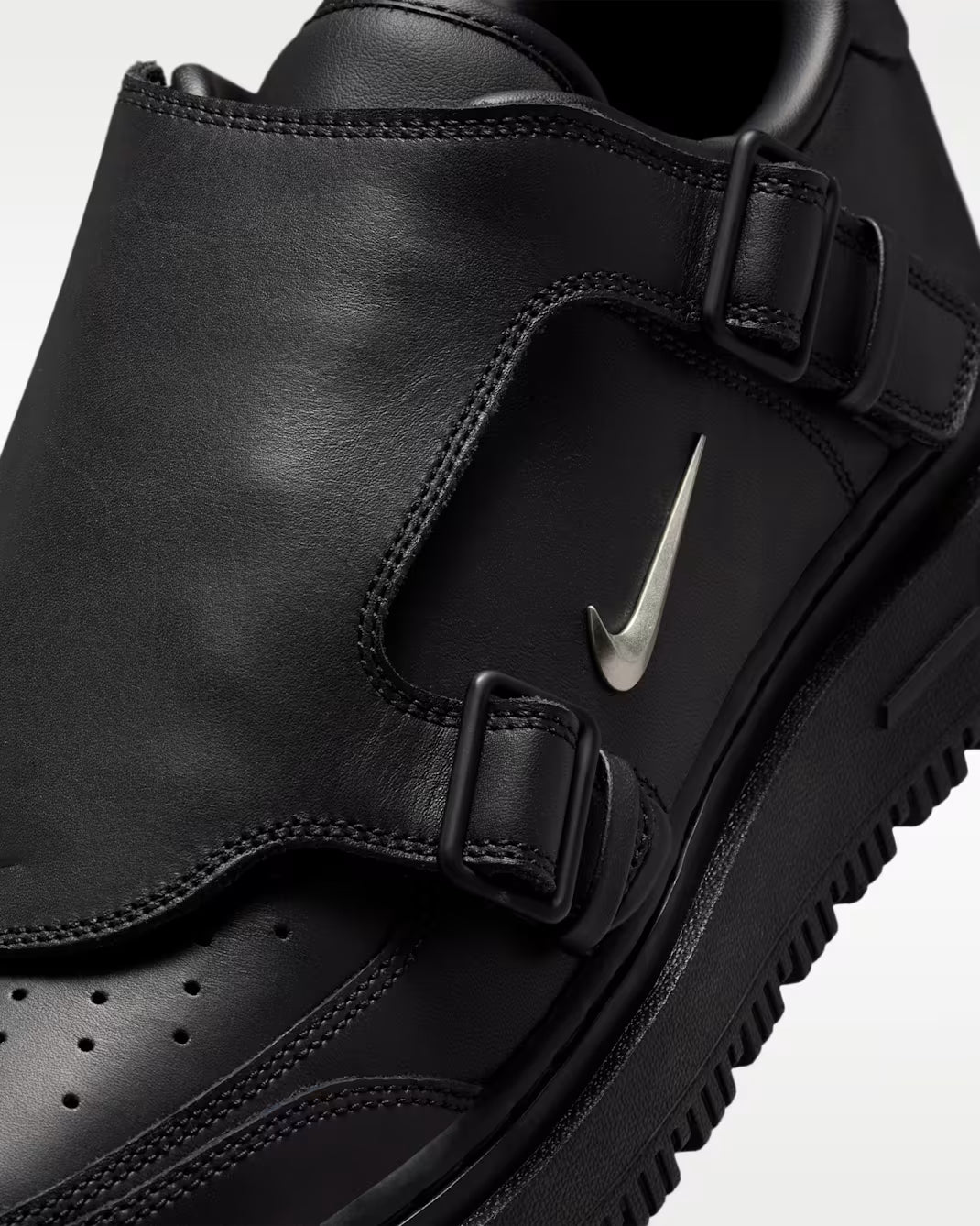 Nike Air Force 1 Luxe