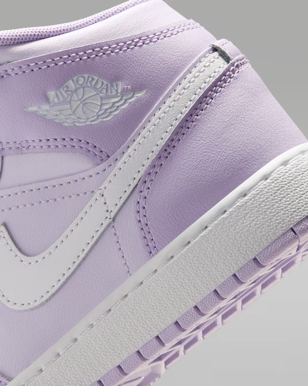 Air Jordan 1 Mid (GS) “violet mist”