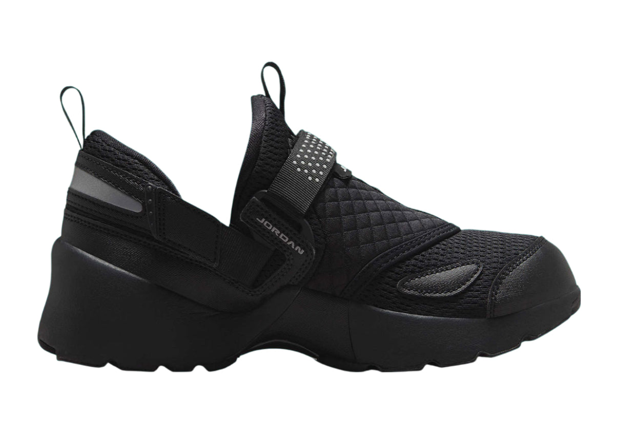 Womans Jordan Trunner LX