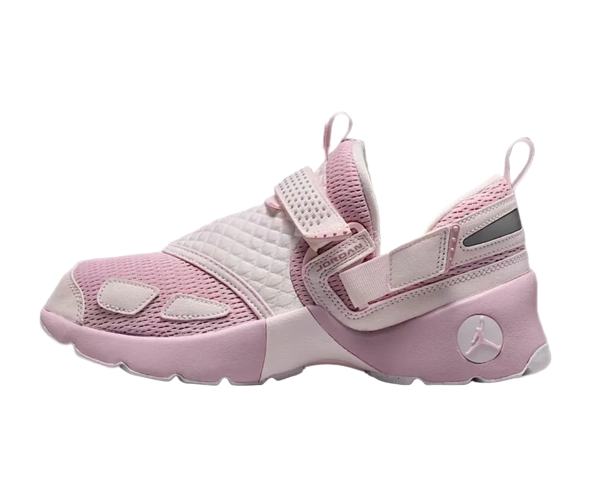 Jordan Trunner LX (W) "Iced Carmine”