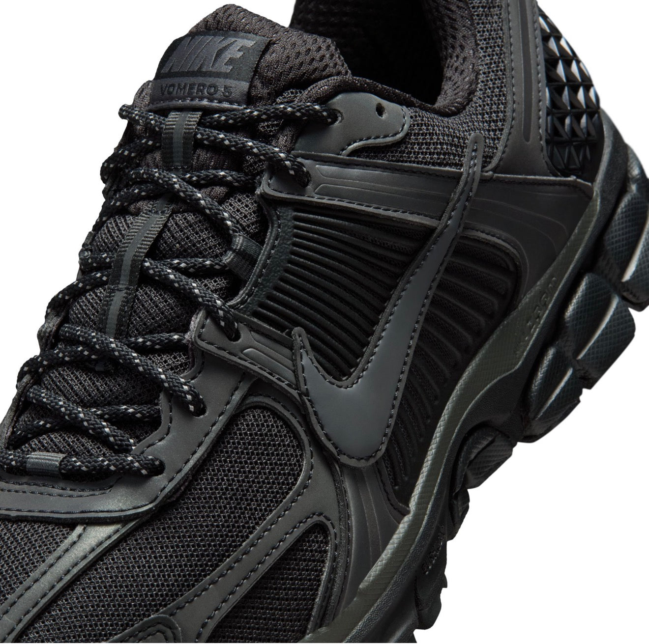 Nike Zoom Vomero 5 "Black Reflective”