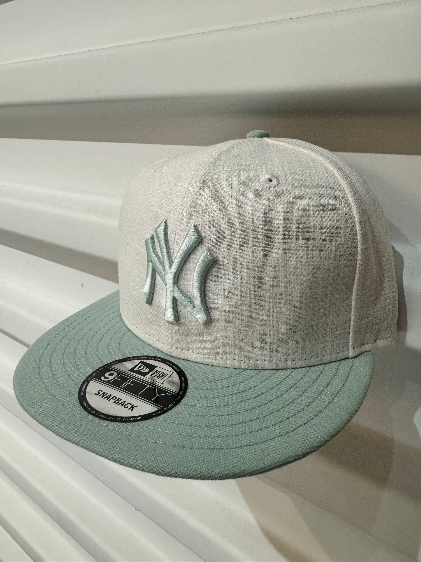 New Era New York Yankees Breeze 950 SnapBack