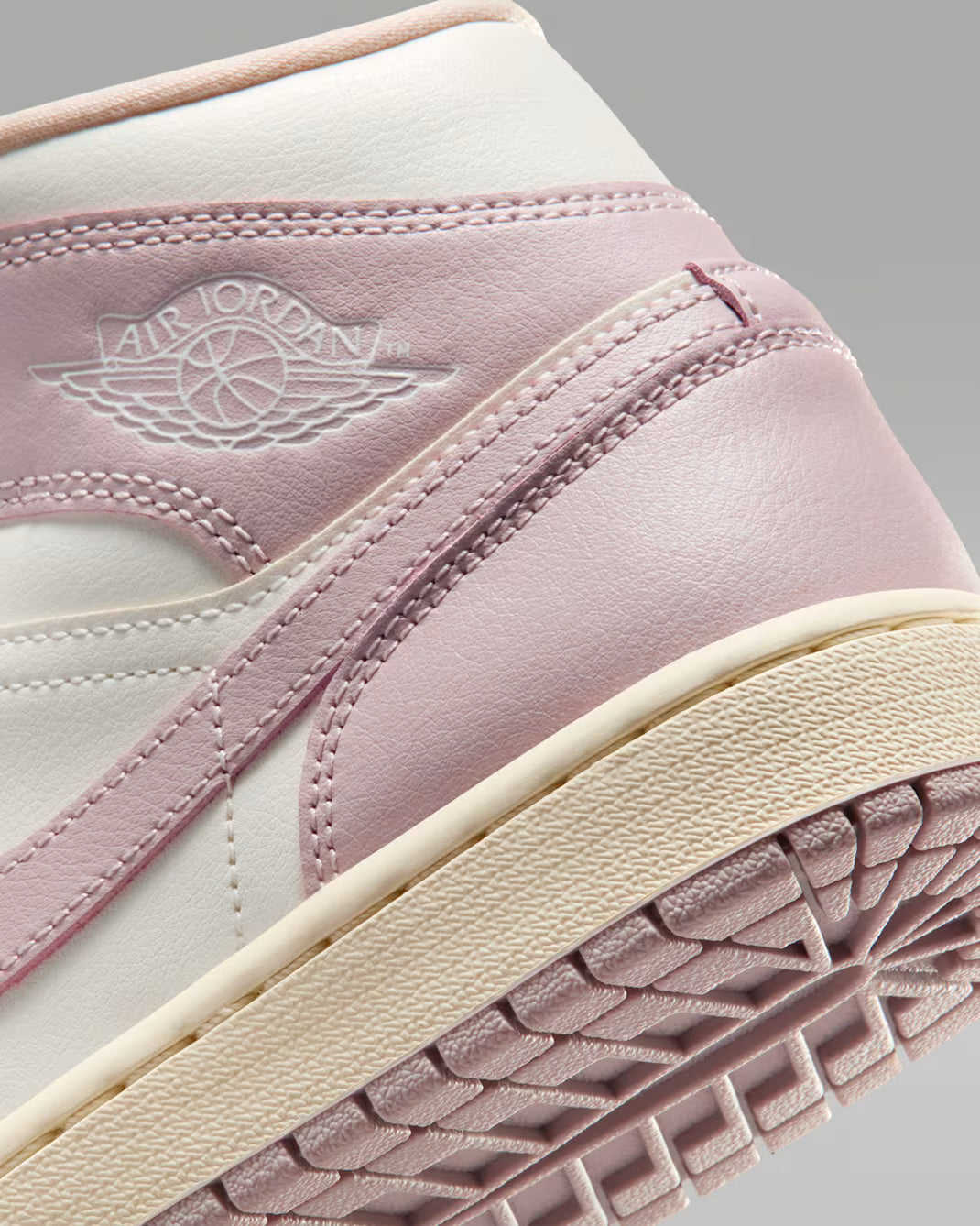 Air Jordan 1 Mid (W) “Particle Rose”