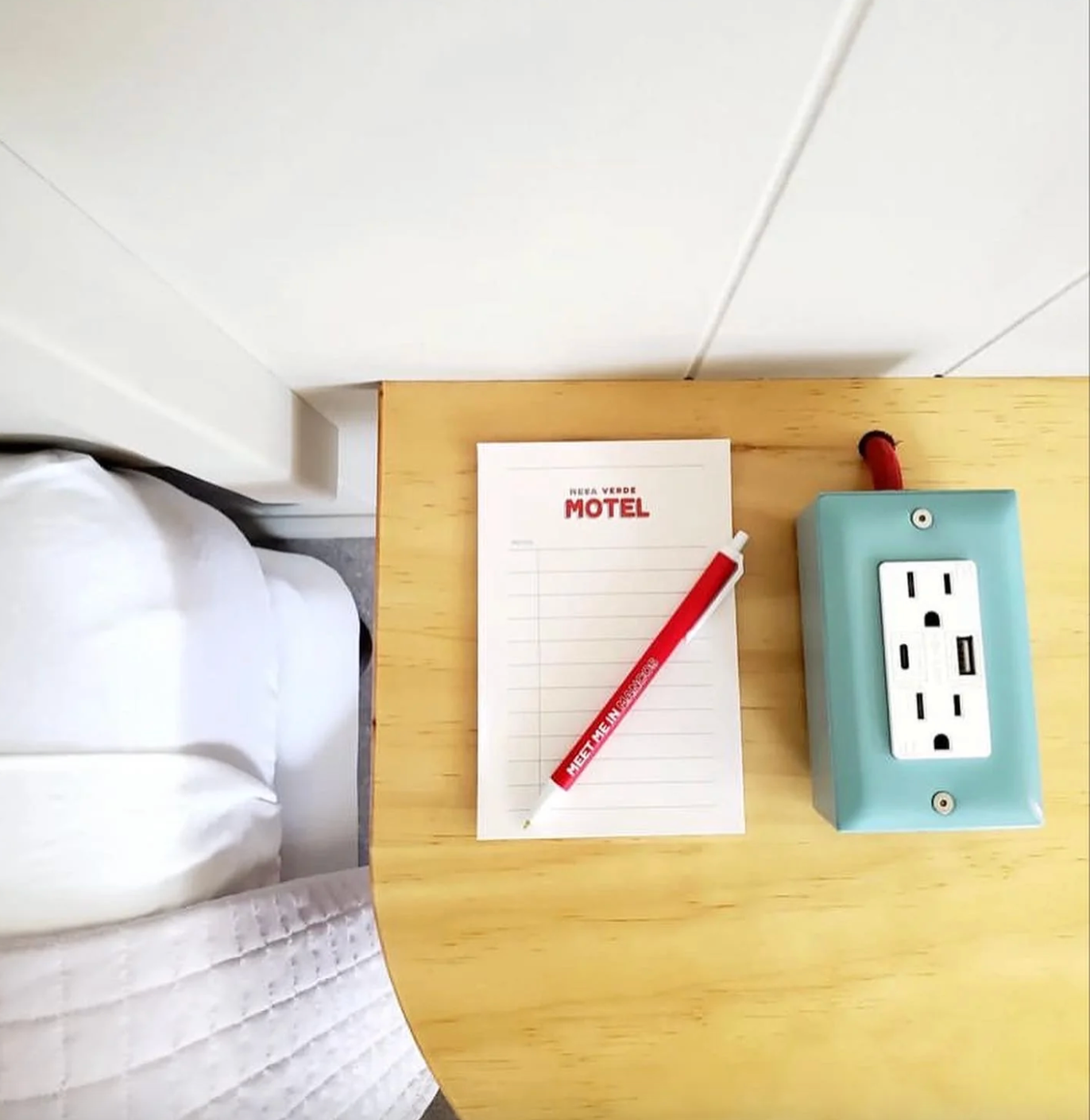 Conway Electric Exto Smart USB C Cord - Mint/Red