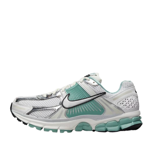 Nike Zoom Vomero 5 (W) “Summit White/Metallic Silver”