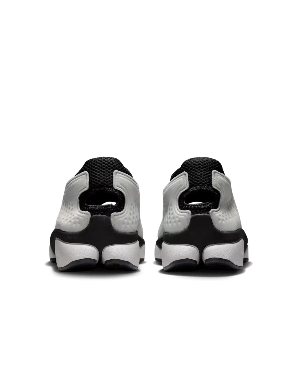 Nike (W) Rift 2 "Black and Metallic Silver"